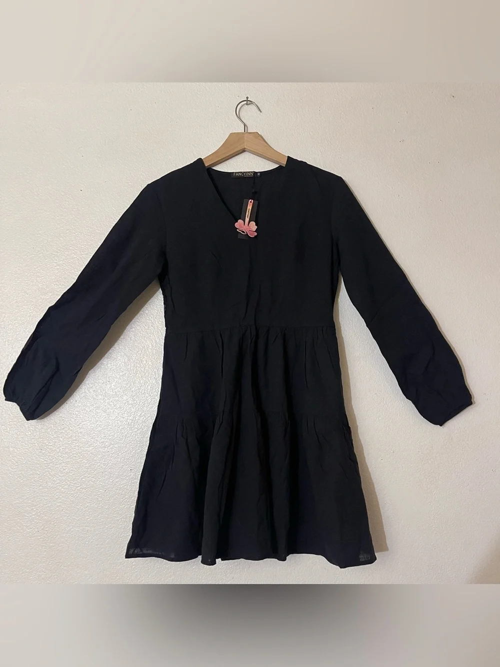 Fancyinn Black Tiered V-Neck Long Sleeve Dress